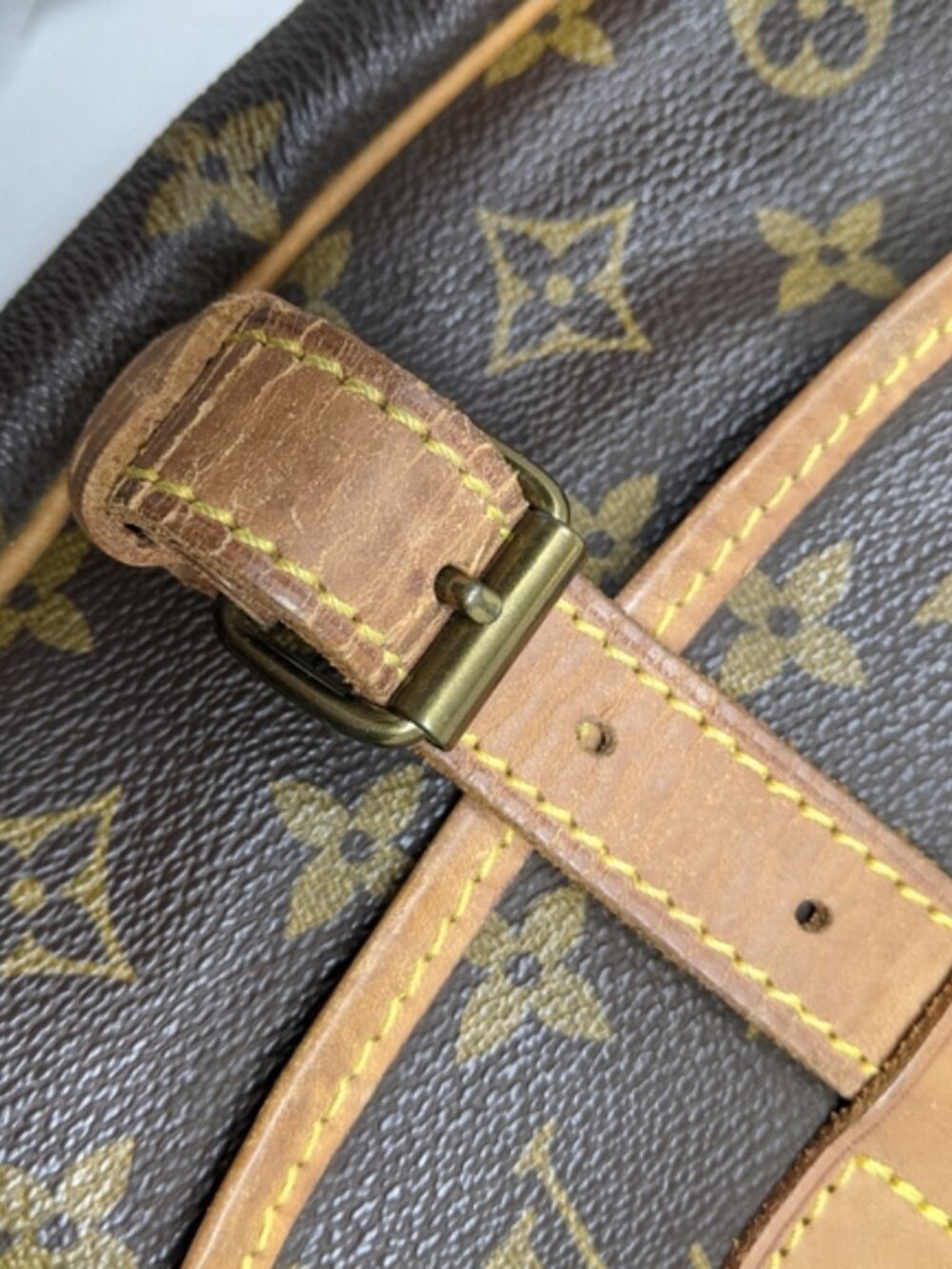 LOUIS VUITTON Monogram Saumur 30 CROSSBODY - Picture 10 of 14